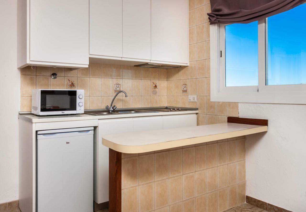 Apartamentos Charlys Can Picafort กันปิกาฟอร์ต ภายนอก รูปภาพ