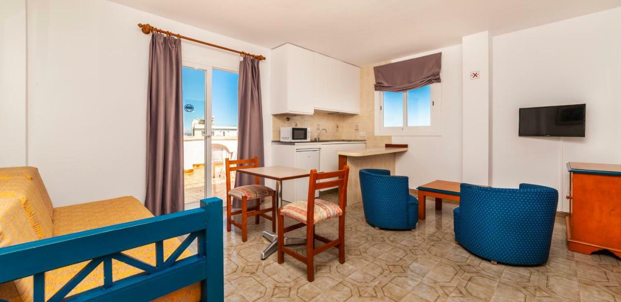 Apartamentos Charlys Can Picafort กันปิกาฟอร์ต ภายนอก รูปภาพ
