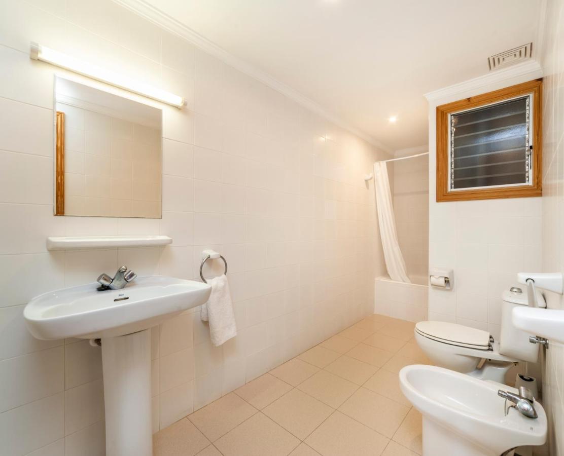 Apartamentos Charlys Can Picafort กันปิกาฟอร์ต ภายนอก รูปภาพ