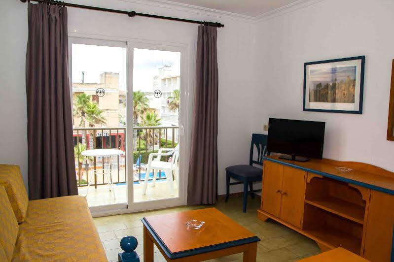 Apartamentos Charlys Can Picafort กันปิกาฟอร์ต ภายนอก รูปภาพ