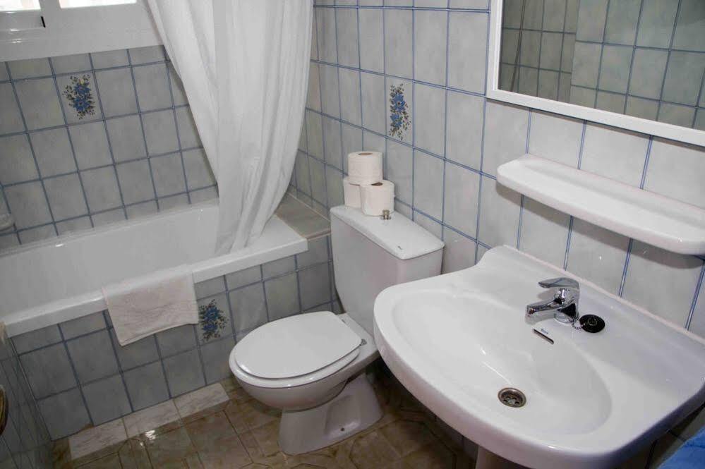 Apartamentos Charlys Can Picafort กันปิกาฟอร์ต ภายนอก รูปภาพ