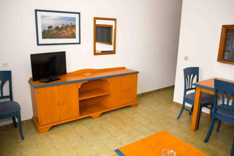 Apartamentos Charlys Can Picafort กันปิกาฟอร์ต ภายนอก รูปภาพ